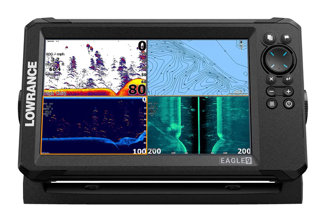 Эхолот Lowrance Eagle 9 с датчиком TripleShot HD на белом фоне